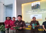 Kejati Sumbar Rilis 12 Tersangka Korupsi Pengadaan Lahan Tol Padang-Pekanbaru