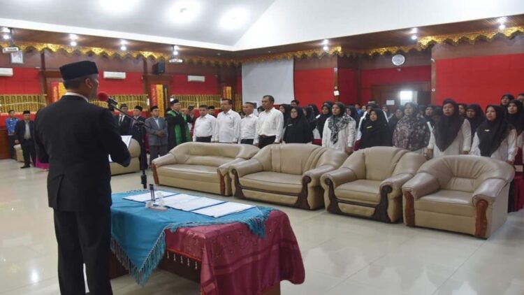 Pj Wako Pariaman melantik 44 ASN jabatan fungsional. (Foto: Dok. Istimewa)