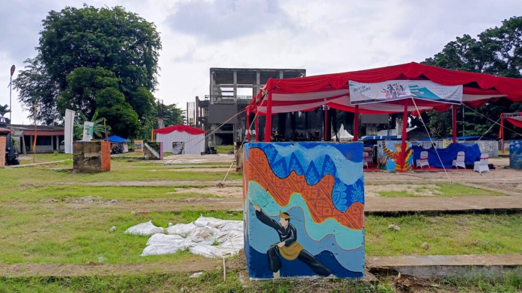 lomba mural di areal Pekan Kebudayaan Daerah 2024 di UPTD Taman Budaya Sumbar. (dok. istimewa)