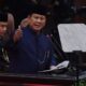 Presiden Prabowo Subianto menyampaikan pidato perdana usai dilantik pada sidang paripurna MPR di Gedung Nusantara, Kompleks Parlemen, Senayan, Jakarta, Minggu (20/10/2024). Prabowo Subianto dan Gibran Rakabuming Raka dilantik sebagai Presiden dan Wakil Presiden Republik Indonesia masa bakti 2024-2029. (ANTARA FOTO/Akbar Nugroho Gumay/wpa)