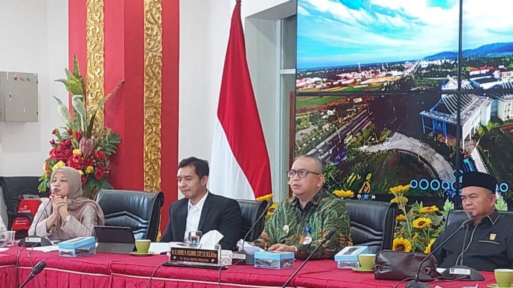 Rapat kerjasama fasilitas kesehatan Kota Padang bersama BPJS Kesehatan. (dok. istimewa)