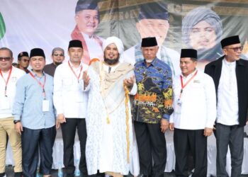 Cerita Kekaguman Ustadz Derri Sulaiman dengan Mahyeldi