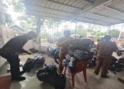 Bawaslu Padang Bagikan Atribut ke Pengawas TPS, Siap Awasi Pilkada 2024