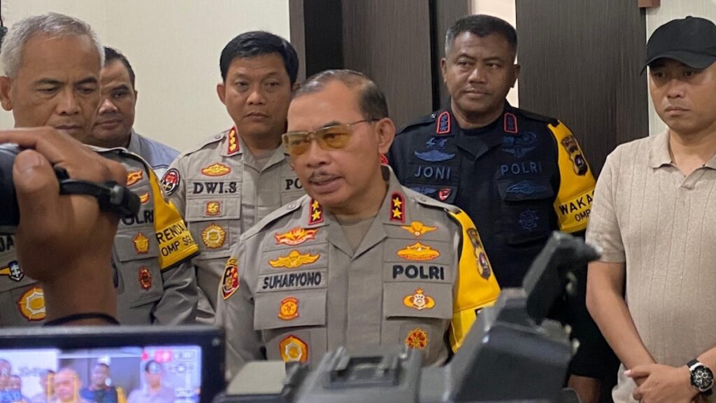 Kapolda Sumbar Irjen Pol Suharyono saat mengunjungi Polres Solsel. (dok. istimewa)