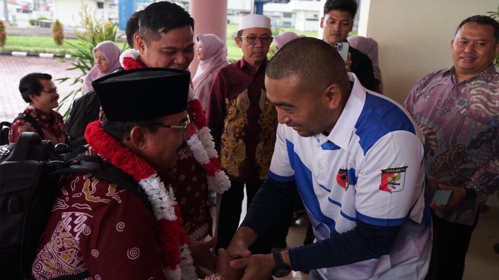 Plt Gubernur Sumbar sambut kafilah MTQ Korpri. (dok. adpsb)