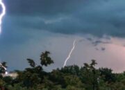 BNPB Ingatkan Masyarakat Waspadai Cuaca Ekstrem saat Mudik