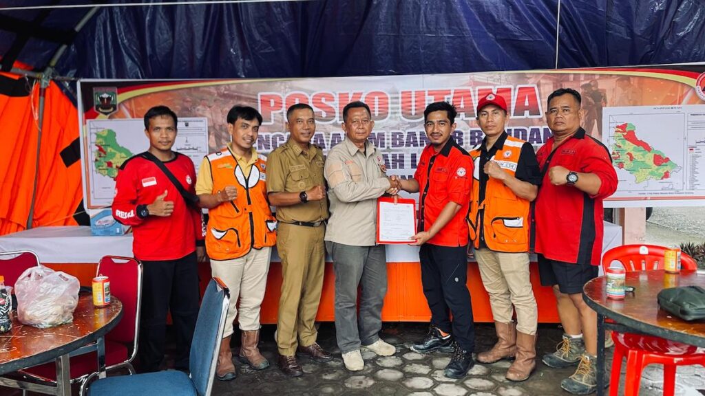 Bantuan PT Semen Padang untuk bencana banjir di Sijunjung. (dok. Humas)