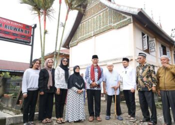 Mahyeldi Dorong Pelestarian Songket sebagai Identitas Budaya