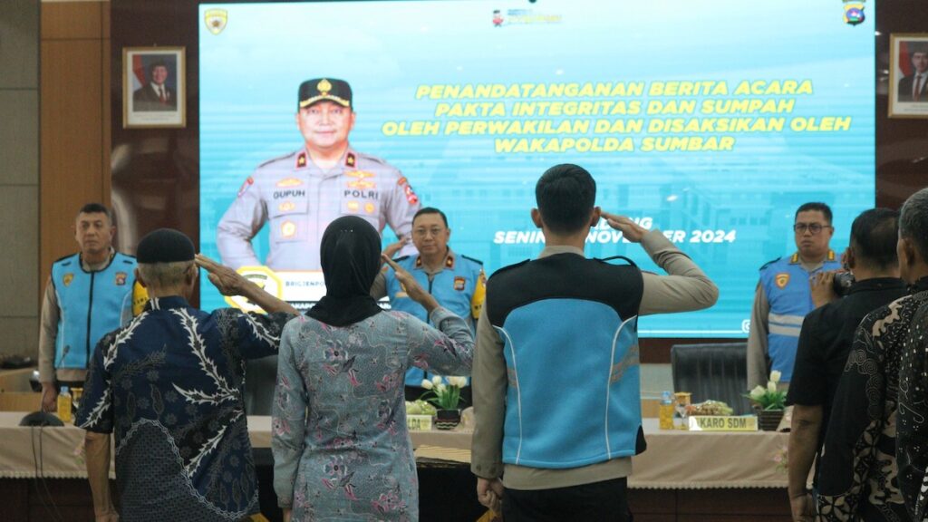 Pakta integritas penerimaan bintara khusus Polri di Polda Sumbar. (dok. Bidhumas)