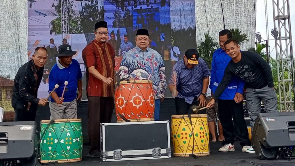 Pembukaan festival kesenian Pesisir Selatan. (dok. istimewa)