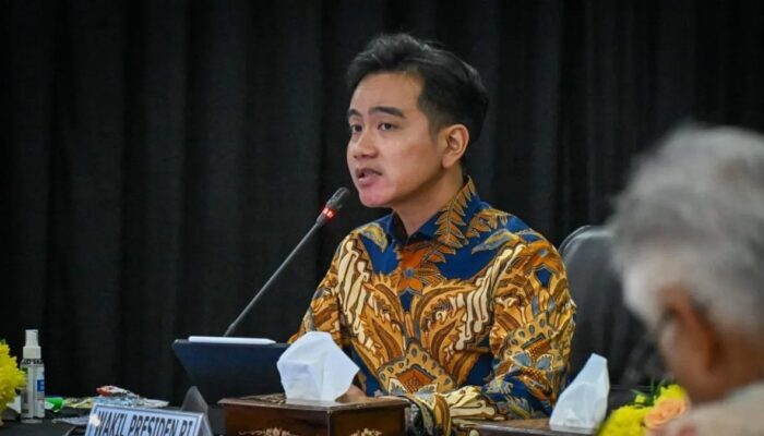 Wapres Gibran: Anak Sekolah Rakyat Dapat Makan 3 Kali Sehari dan Laptop untuk Belajar