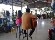 Masa Libur Nataru, KAI Divre II Sumbar Hadirkan Live Music di Stasiun