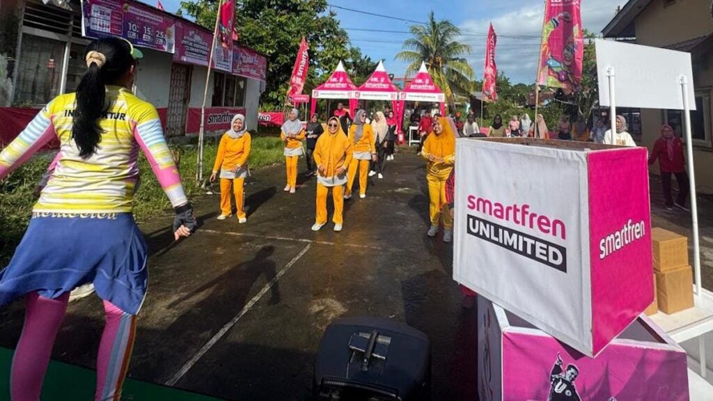 Senam Zumba di Pengambiran Gang Pirus III RW16 RT01. (dok. Smartfren)