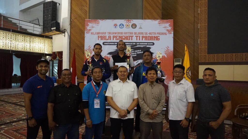 Kejuraan taekwondo antardojang se-Kota Padang. (dok. istimewa)