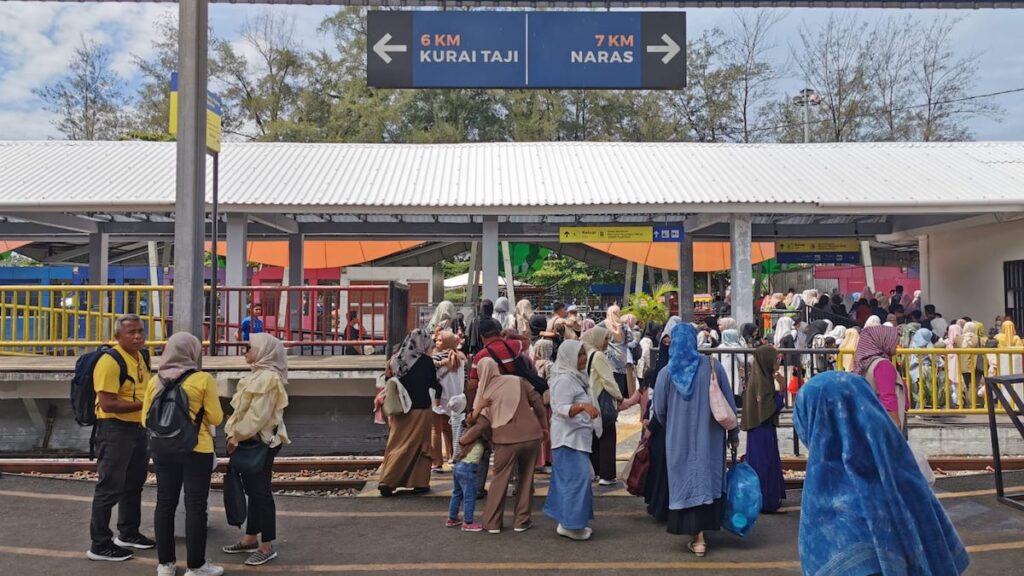 Penumpang kereta di hari keempat angkutan libur nataru. (dok. istimewa)