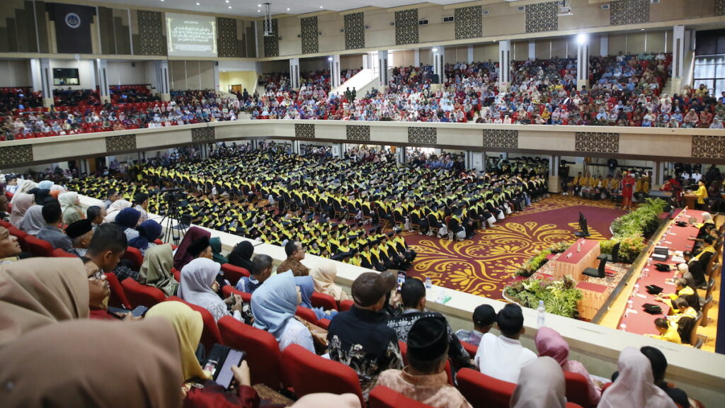 Wisuda ke-137 di UNP. (dok. Humas)