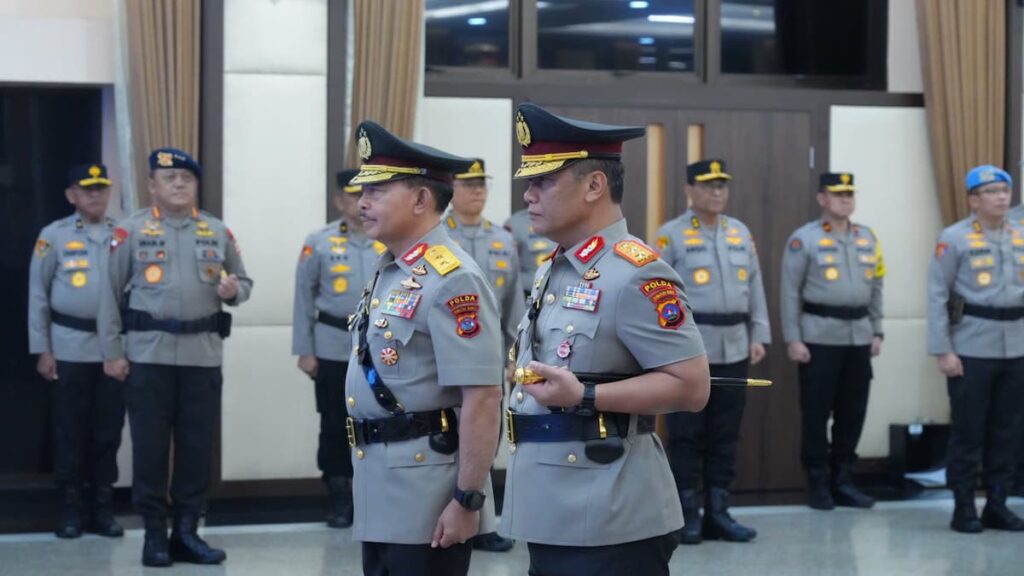 Sertijab Kapolda Sumbar di Mabes Polri. (dok. Bidhumas)