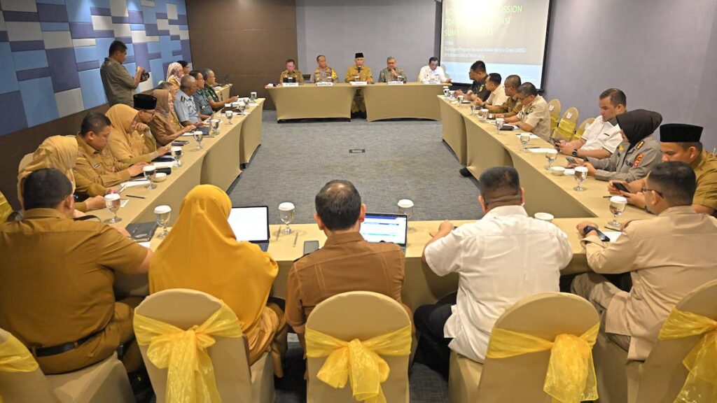 Gubernur Mahyeldi diskusi dengan badan gizi dan forkopimda terkait makan bergizi gratis di Sumbar. (dok. adpsb)