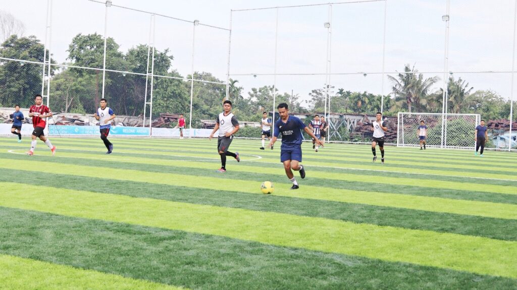 Lapangan mini soccer KAI Divre II Sumbar dengan Relona Arena. (dok. istimewa)