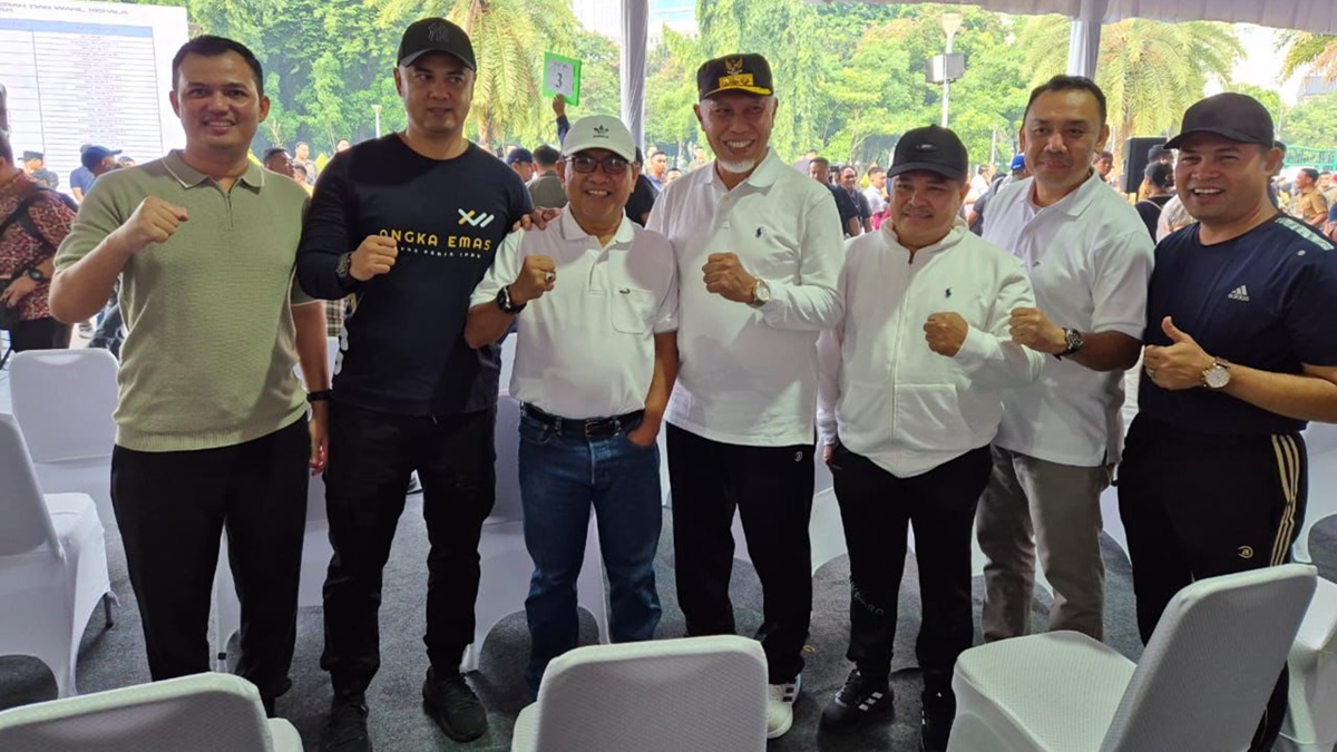 Gubernur Mahyeldi kumpulkan Kepala Daerah yang menang Pilkada Sumbar di Jakarta. (dok. adpsb)