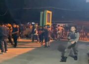 Kerusuhan Pecah di Kantor Satpol-PP Padang, Polisi Terpaksa Tembakkan Peringatan Redakan Massa