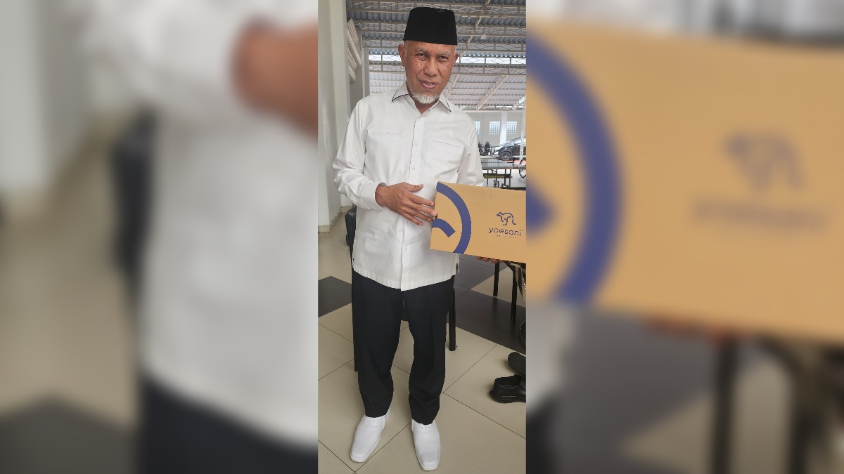 Mahyeldi-Vasko akan pakai sepatu buatan lokal Minang saat pelantikan di Istana Negera. (dok. adpsb)