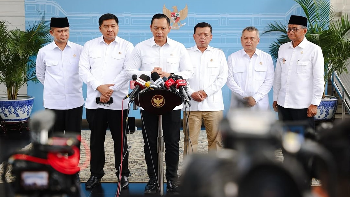 Menteri Nusron hadir dalam ratas kabinet yang digelar Presiden Prabowo di Istana Negara. (dok. istimewa)