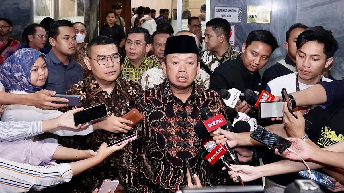 Menteri Nusron saat diwawancarai wartawan. (dok. ATR/BPN)