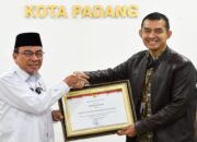 Pemko Padang Beri Penghargaan BPJS Kesehatan Padang Sebagai Tenant Terbaik Tahun 2024
