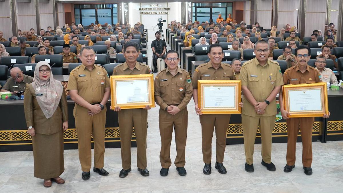 Pj Sekda Yozarwardi Buka Forum Perangkat Daerah Setda se-Sumbar. (dok. adpsb)