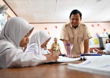 Presiden Prabowo cek makan bergizi gratis di Bogor. (dok. PCO)