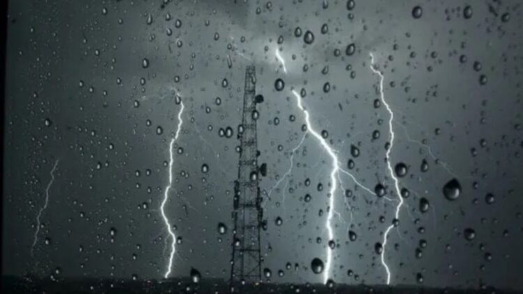 ilustrasi hujan berpetir. (dok. istimewa)
