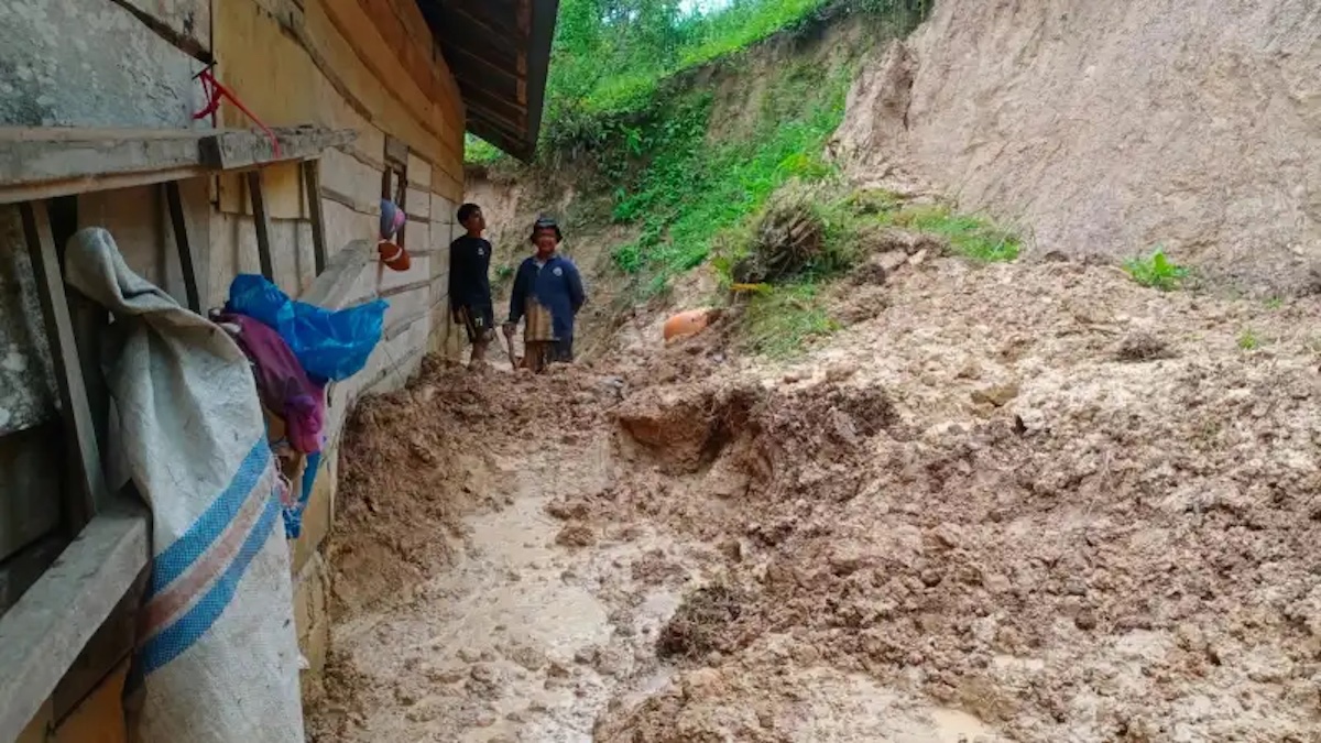 Longsor yang terjadi di Kabupaten Solok. (dok. BPBD Sumbar)