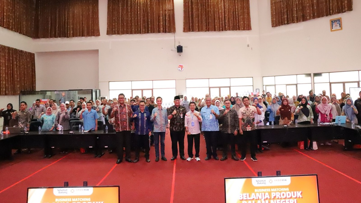 Sekda Andree Algamar buka acara business matching di Padang. (dok. Prokopim)