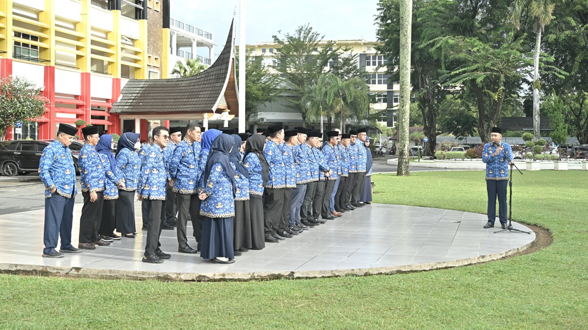 Wagub Audy berpamitan dengan ASN Pemprov Sumbar. (dok. adpsb)