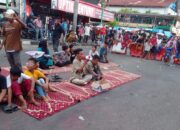 Jalan Permindo Pasar Raya Padang Diblokir PKL, Protes Penertiban Satpol PP