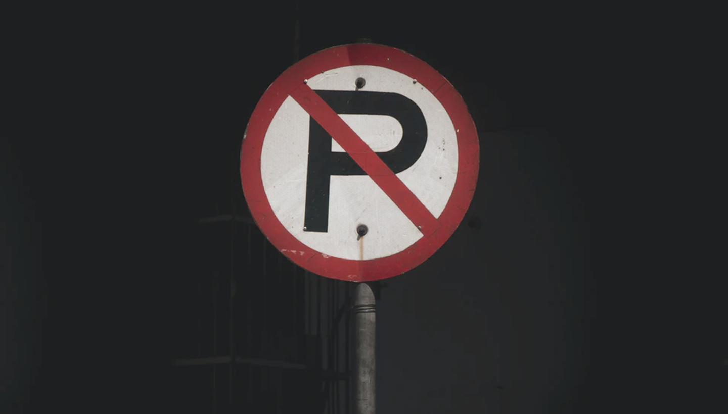 ilustrasi tanda dilarang parkir