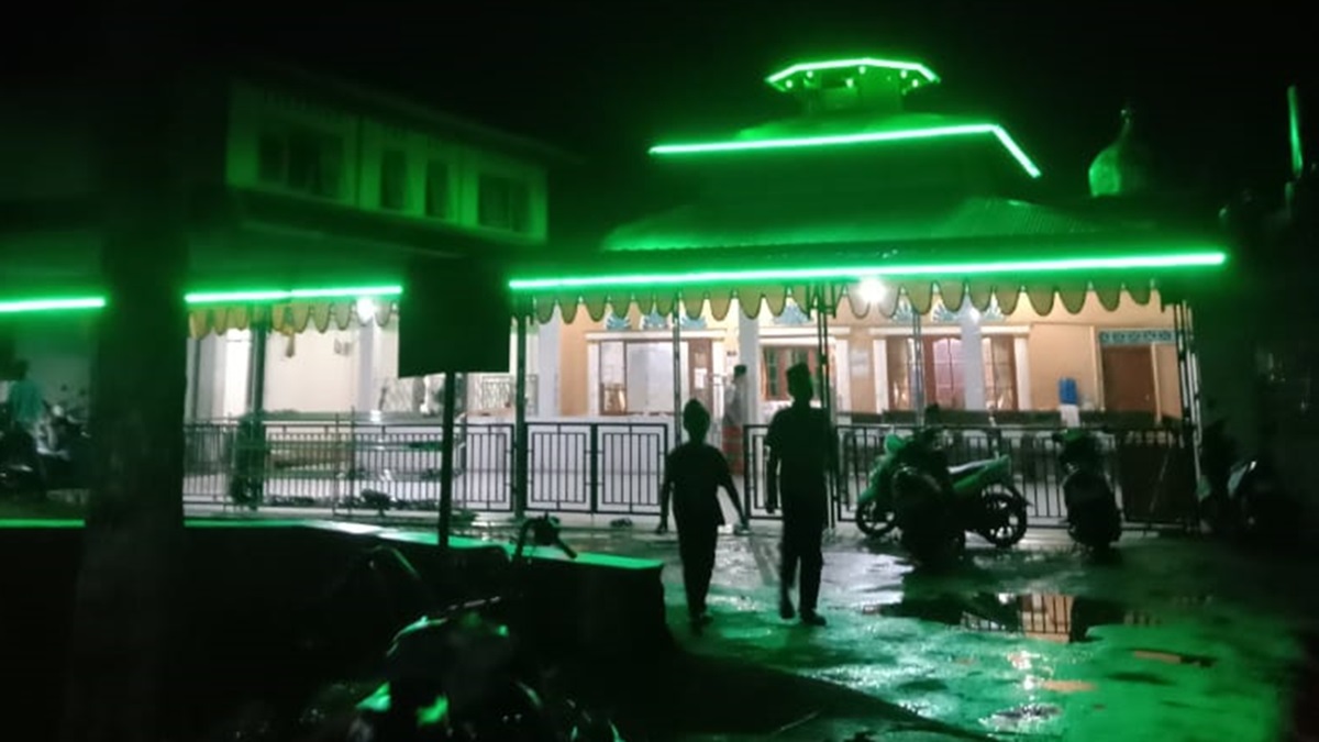 Jamaah Tarekat Naqsabandiyah di Lubuk Kilangna memulai tarawih Rabu malam dan puasa pada Kamis. (dok. istimewa)