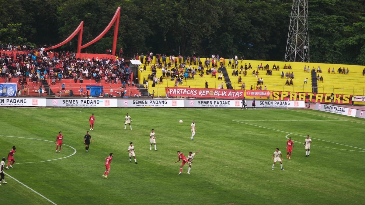 Laga Semen Padang FC kontra Persita berakhir dengan kemenangan tim Kabau Sirah. (dok. Radarsumbar)