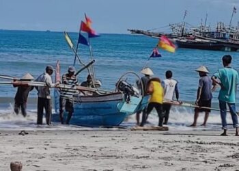 Nelayan pulang melaut. (dok. istimewa)