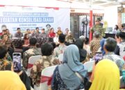 Serahkan 965 Sertipikat Konsolidasi Tanah di Jawa Tengah, Menteri Nusron: Tanah Harus Punya Fungsi Sosial