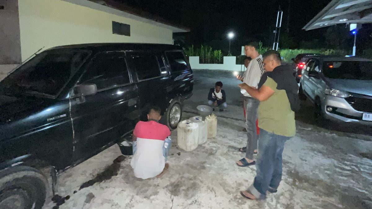 Polda Sumbar amankan penggelapan BBM di Lubuk Basung. (dok. Bidhumas Polda Sumbar)