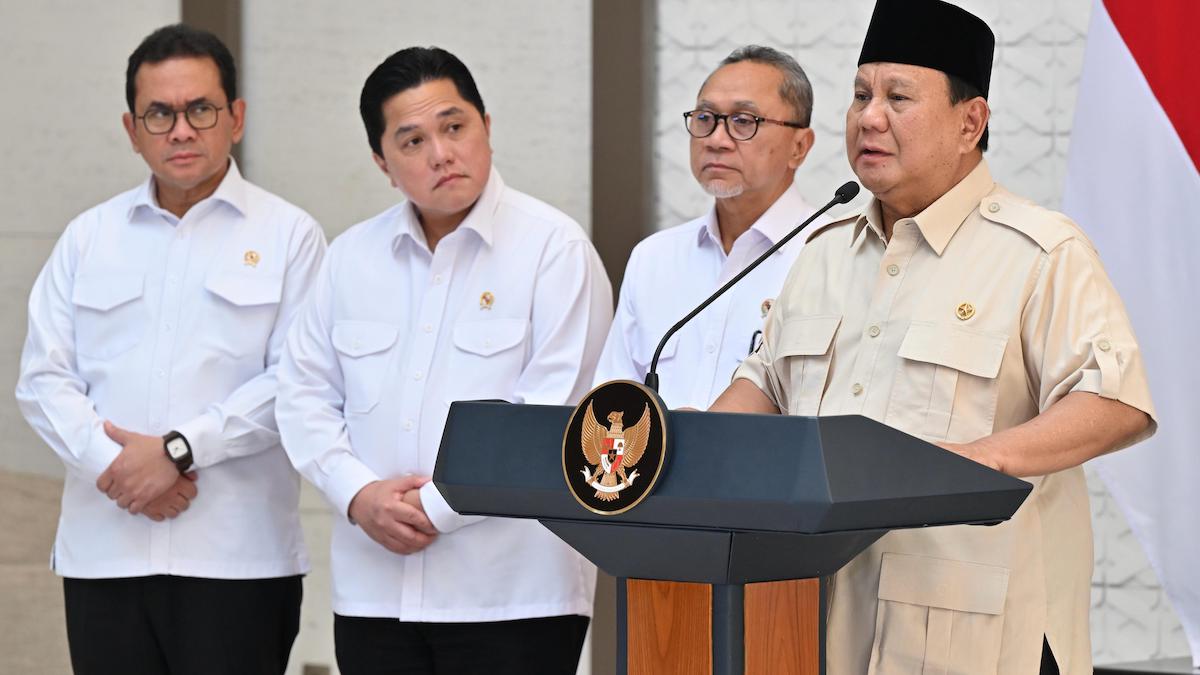 Presiden RI Prabowo Subianto menginstruksikan penurunan atau diskon tarif tol dan harga tiket pesawat untuk mendukung mobilitas masyarakat selama libur Idul Fitri 1446 Hijriah/2025 Masehi dan hari raya Nyepi. (foto: Cahyo-Tim Media Presiden)
