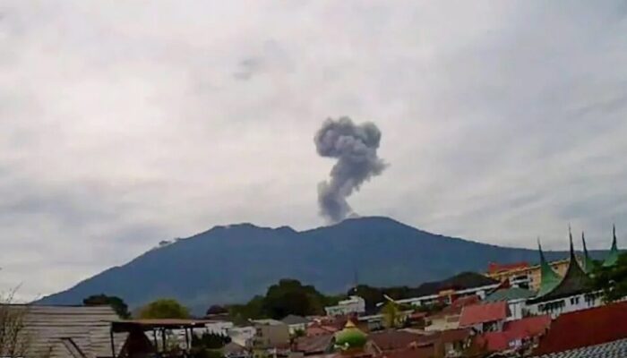 BIM Pastikan Penerbangan Tetap Normal usai Erupsi Gunung Marapi