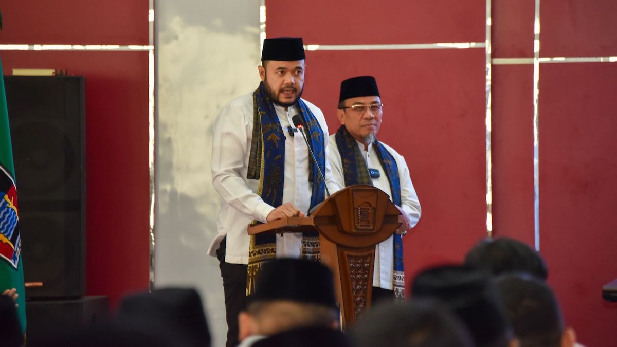 Wali Kota Fadly Amran sampai di Padang pulang dari retret Kepala Daerah. (dok. Prokopim)