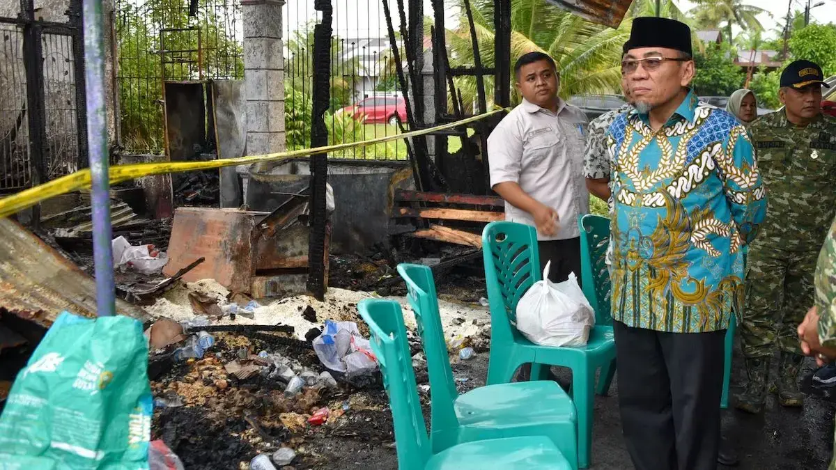 Wawako Maigus Nasir cek kebakaran yang terjadi di Gery Permai Lubuk Buaya. (dok. Prokopim)
