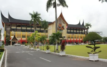 Halaman kantor Gubernur Sumbar. (dok. Wikipedia)