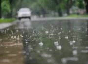 Kota Padang Berpotensi Hujan Ringan hingga Sedang dan Diselimuti Awan Tebal