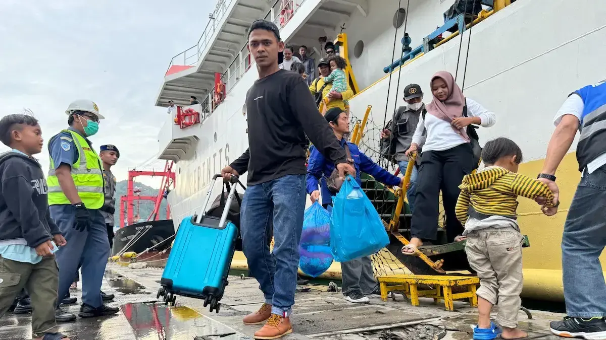 Peserta mudik gratis Semen Padang dari Mentawai sampai di Padang. (dok. Humas)