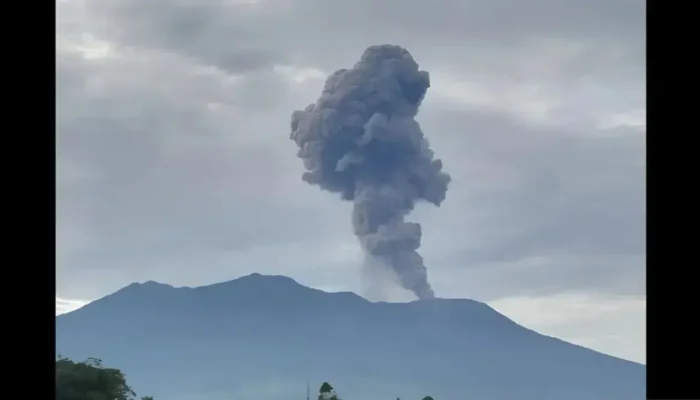 Gunung Marapi masih Berpotensi Keluarkan Gas Beracun, Warga Diminta Waspada
